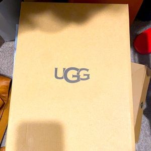 UGG- K Bailey bow tall II chestnut size 1 kids